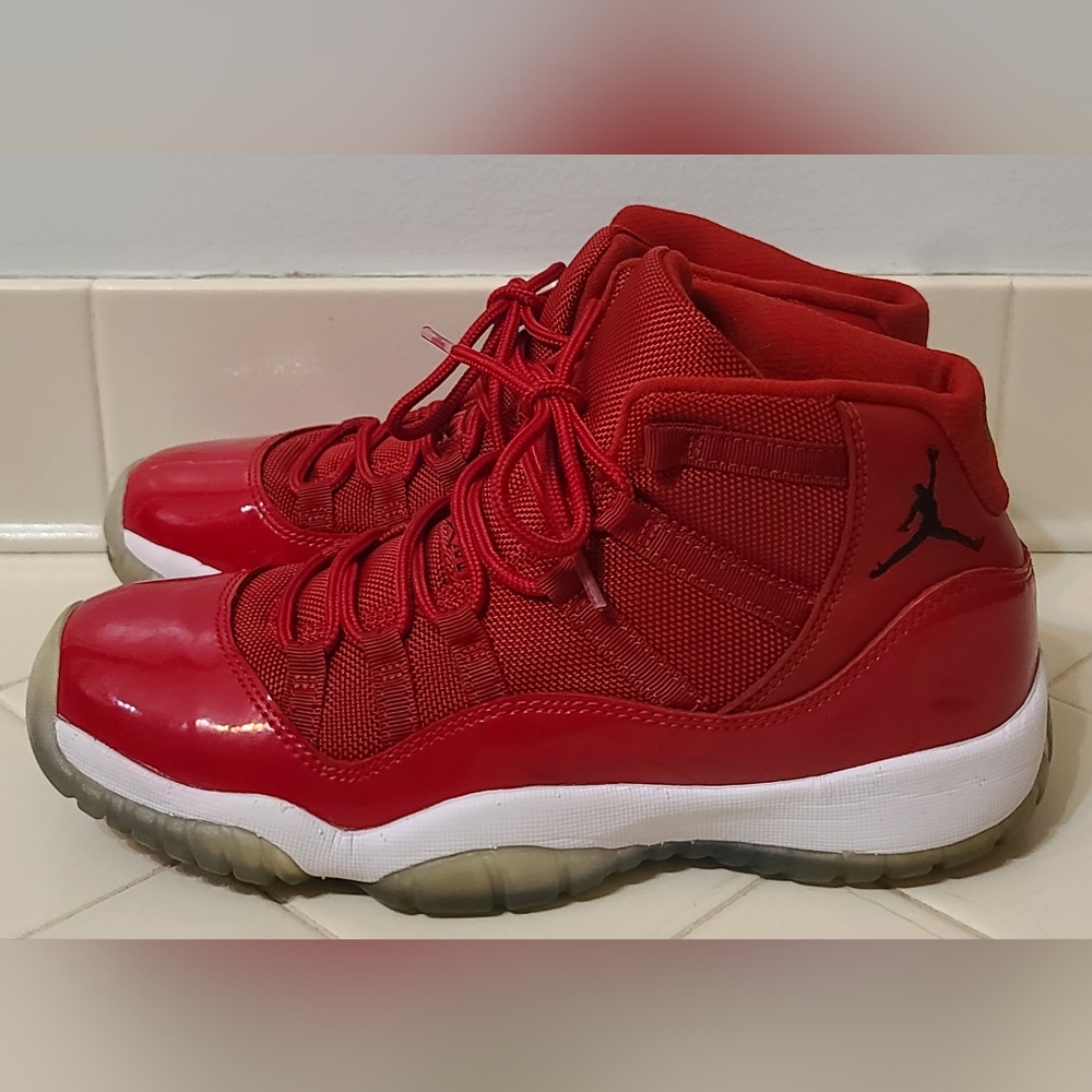 Air Jordan 11 Retro "Win Like 96" Grade School Size 6.5Y